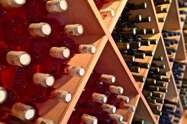 一般酒類小売業免許と通信販売酒類小売業免許の違い